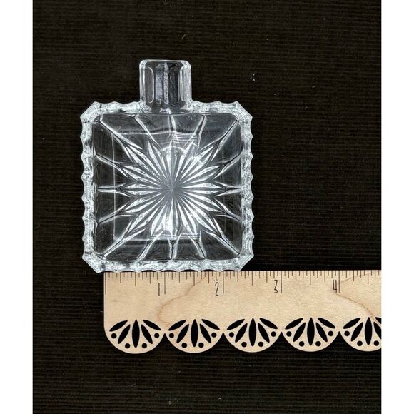 Set of Four MCM Crystal Vintage Lady's Personal Ashtrays - Picture 4 of 5